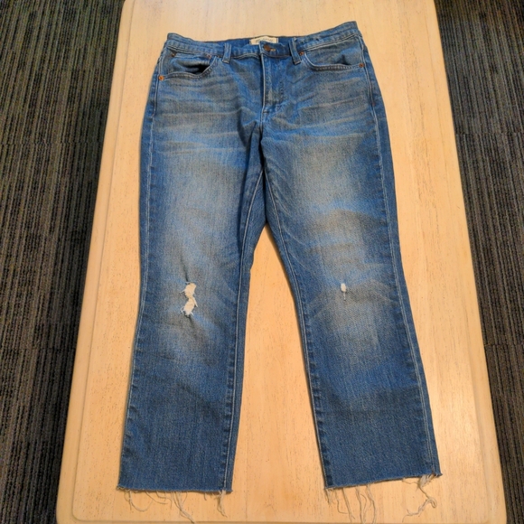 Madewell The High-Rise Slim Boyjean in Dover Wash: Raw-Hemmed Edition 27 - Picture 2 of 7